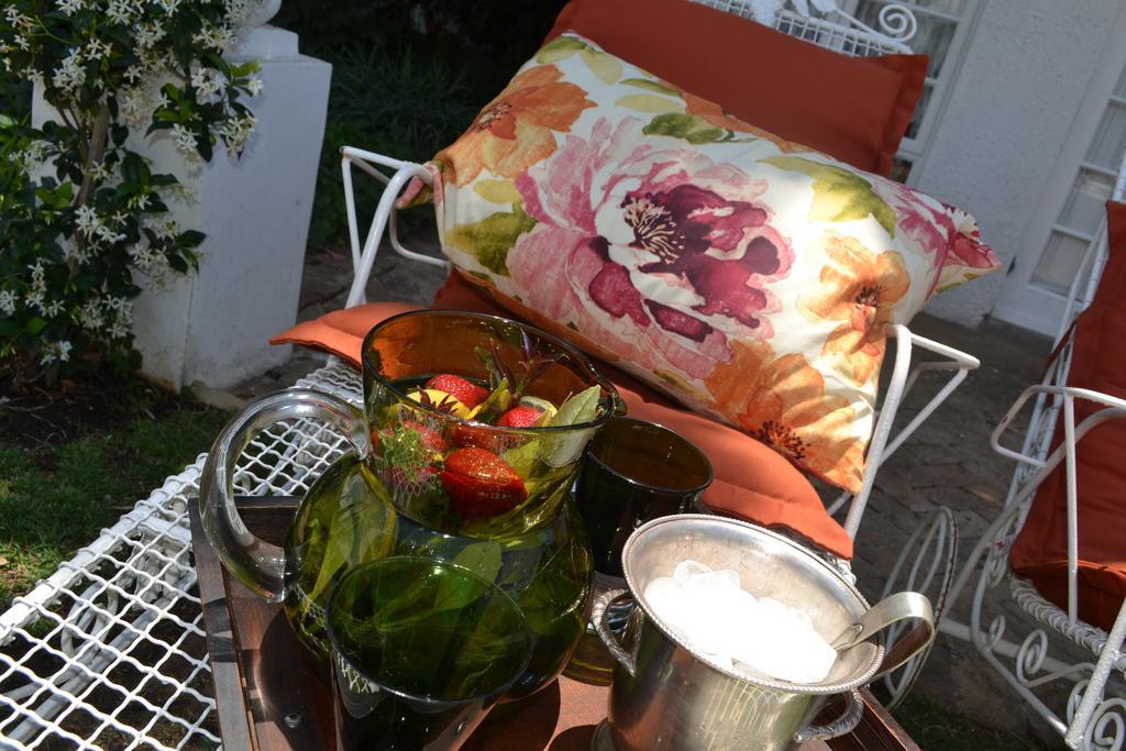 A Tapestry Garden Guest House Почефструм Экстерьер фото