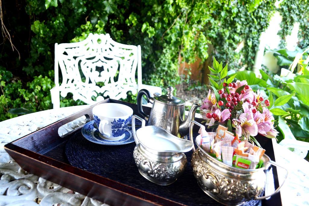 A Tapestry Garden Guest House Почефструм Экстерьер фото
