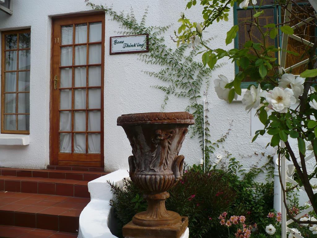 A Tapestry Garden Guest House Почефструм Экстерьер фото