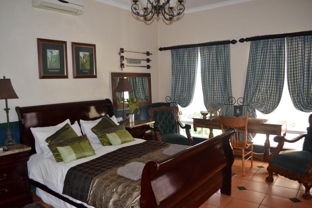 A Tapestry Garden Guest House Почефструм Номер фото